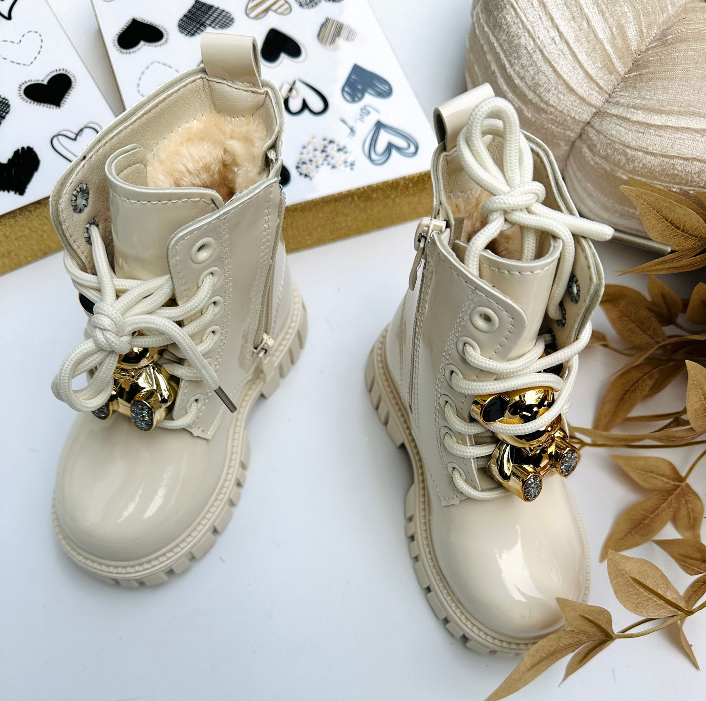 Beige winter boots