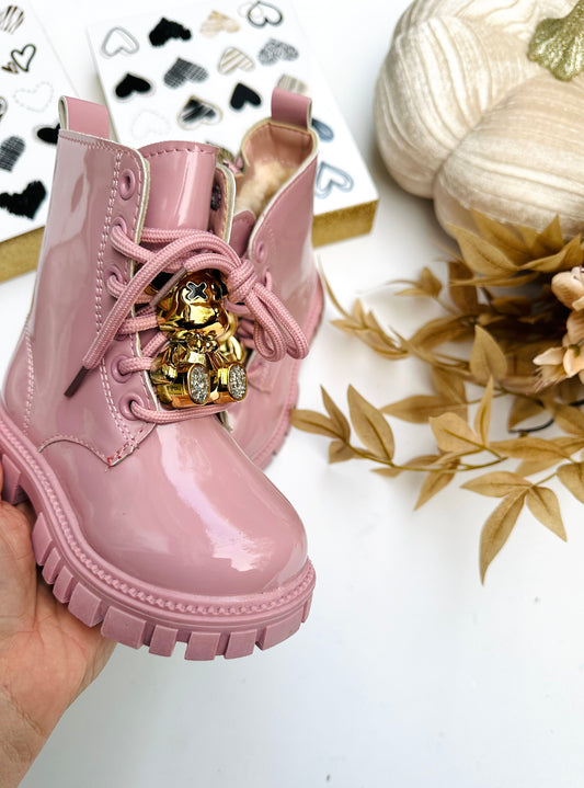 Pink winter boots